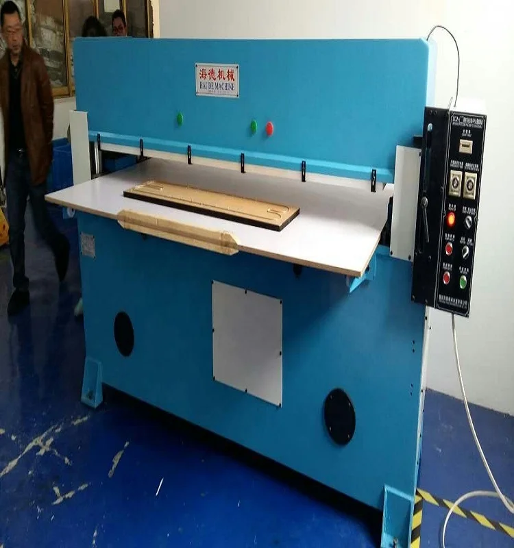 Hydraulic plane die cutting machine for plastic collar stay pvc collar band