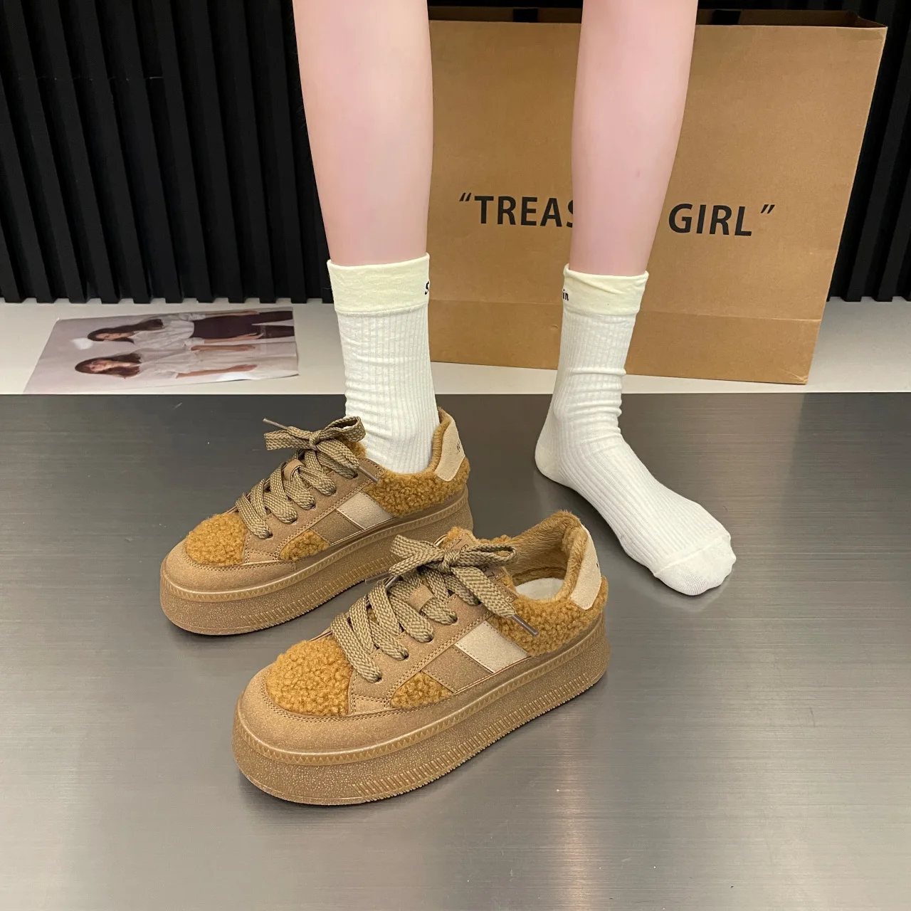 2023 winter fashion match lamb wool thick sole lace-up sneakers for girls warm school shoes custom sneaker manufacturers