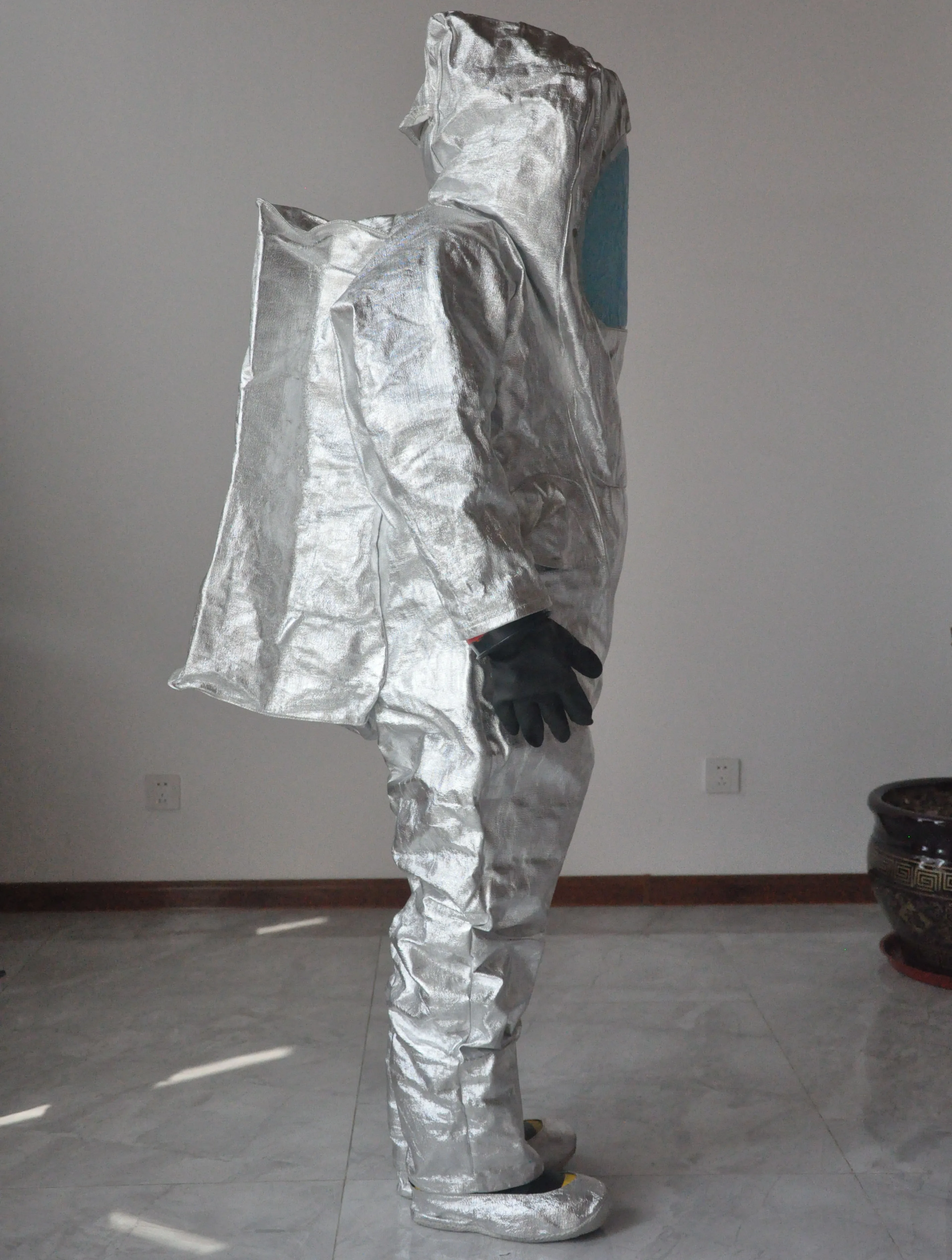 Fire protection and chemical proof Aluminized aluminum suit