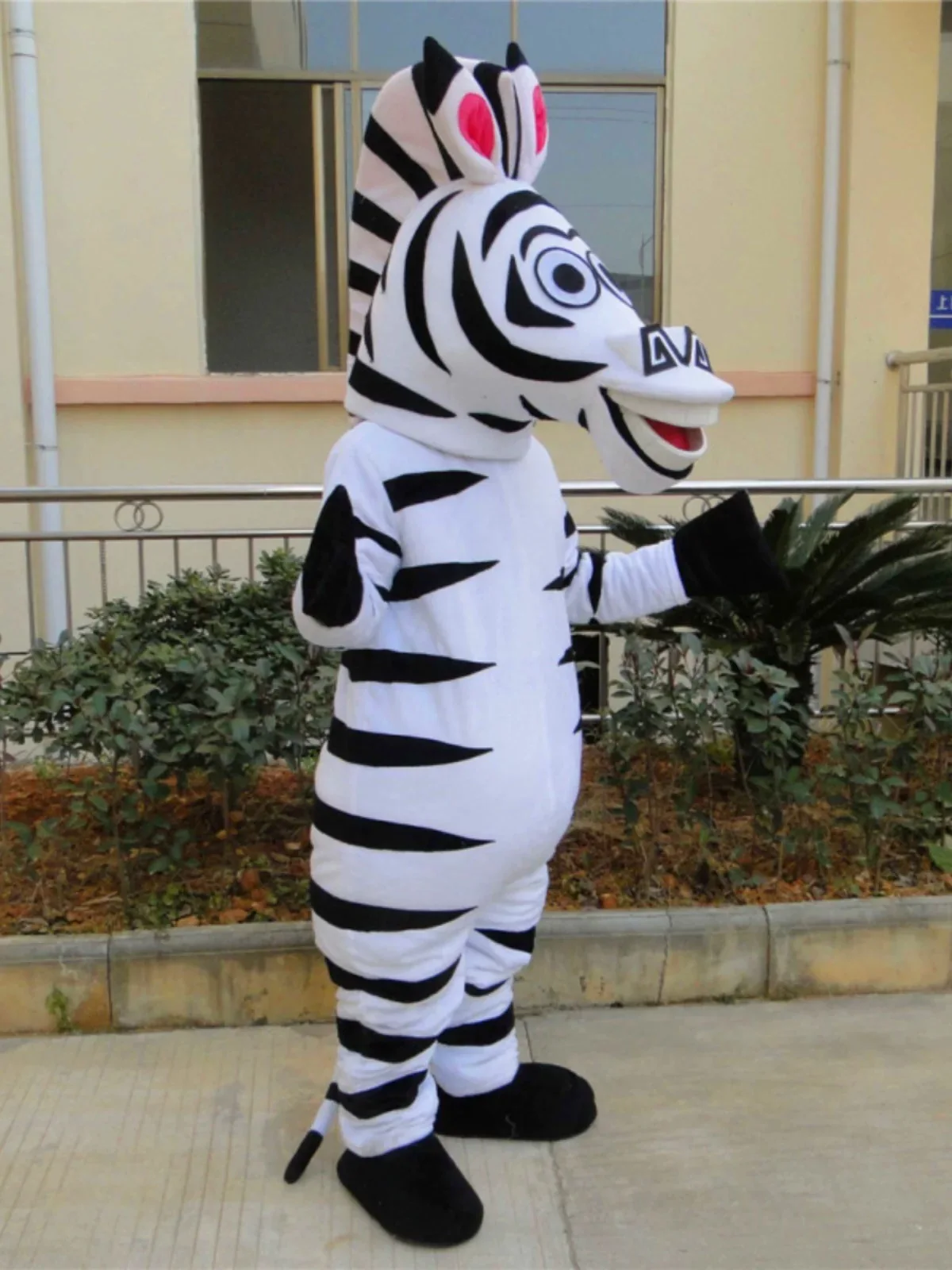 Kinqee Funny Plush Horse Mascot Costume Adult Cartoon Animal Cosplay Walking Halloween Party Dressing Prop