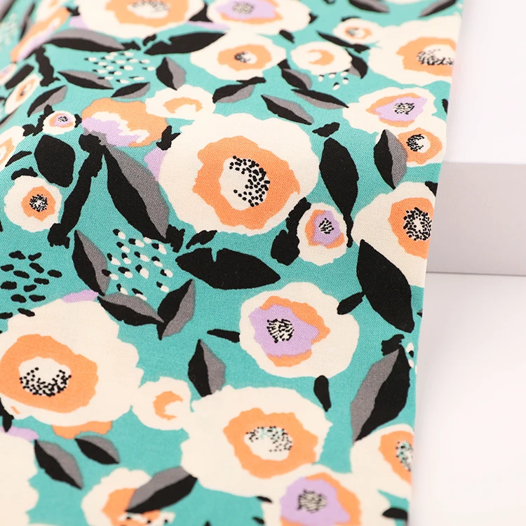 Оригинальный 105gsm Элегантный цветочный принт 100% вискоза ткань для платья 45s