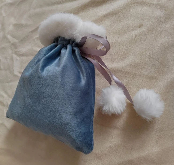 2024 New Xmas pompom Velvet Fabric drawstring Christmas Gift Bag