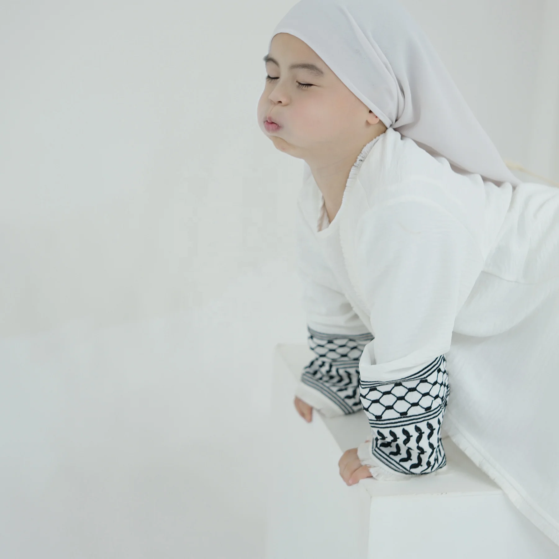 Hot Sale Kid Clothes Exquisite Embroidery Abayas Girls Children Muslim Abaya For Kids