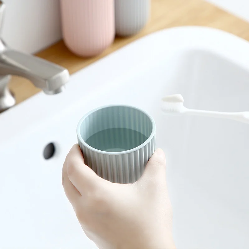 Portable Toothbrush Dispenser Case Travel Set Sustainable Plastic Dustproof Toothbrush Holder