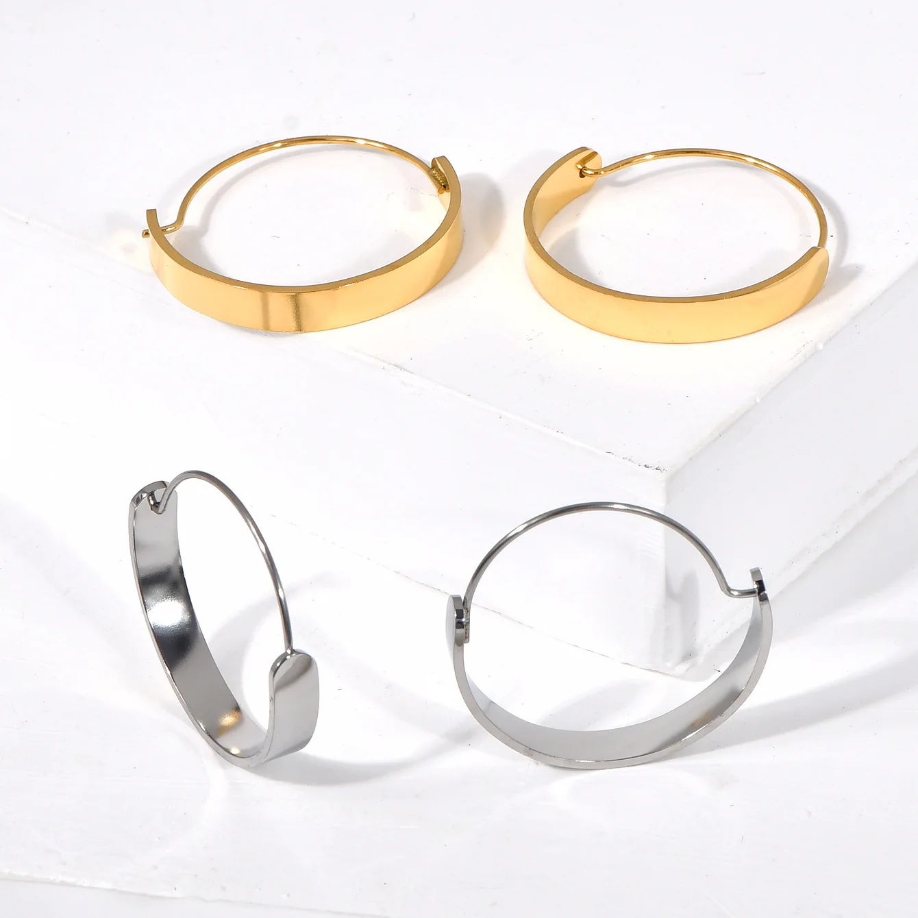 Wholesale Jewellery Fashion Trendy Smooth Ear Rings Women Chunky Gold 25mm Wide Large Hoop Earrings