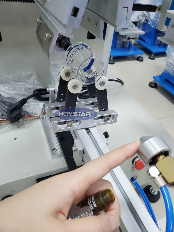 Настольная цилиндрическая машина для нанесения Шелкового экрана на маленькие бутылки