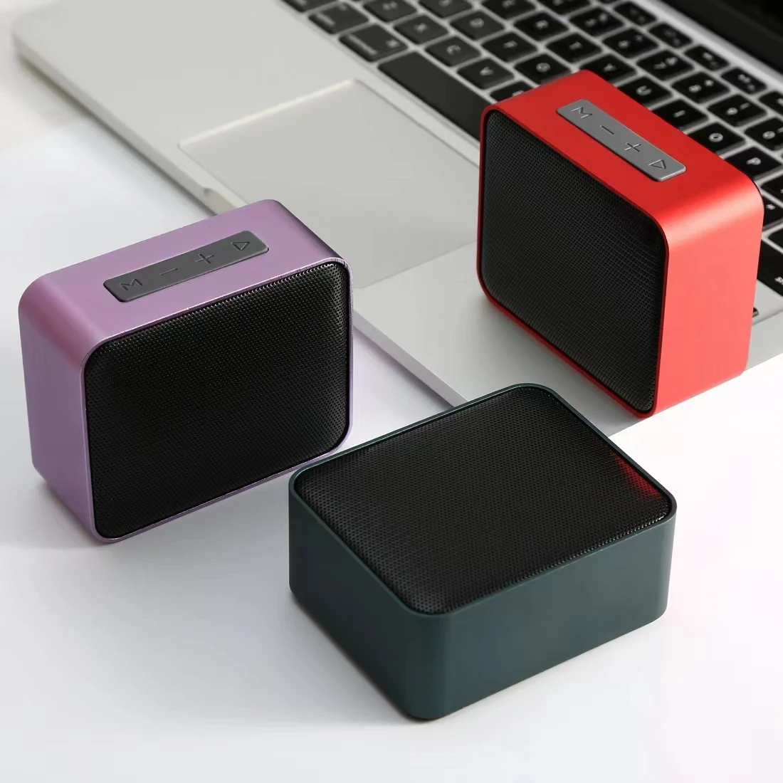 2023 Новая настройка алюминиевый беспроводной Bluetooth аудио динамик с USB зарядным устройством для автомобильного использования