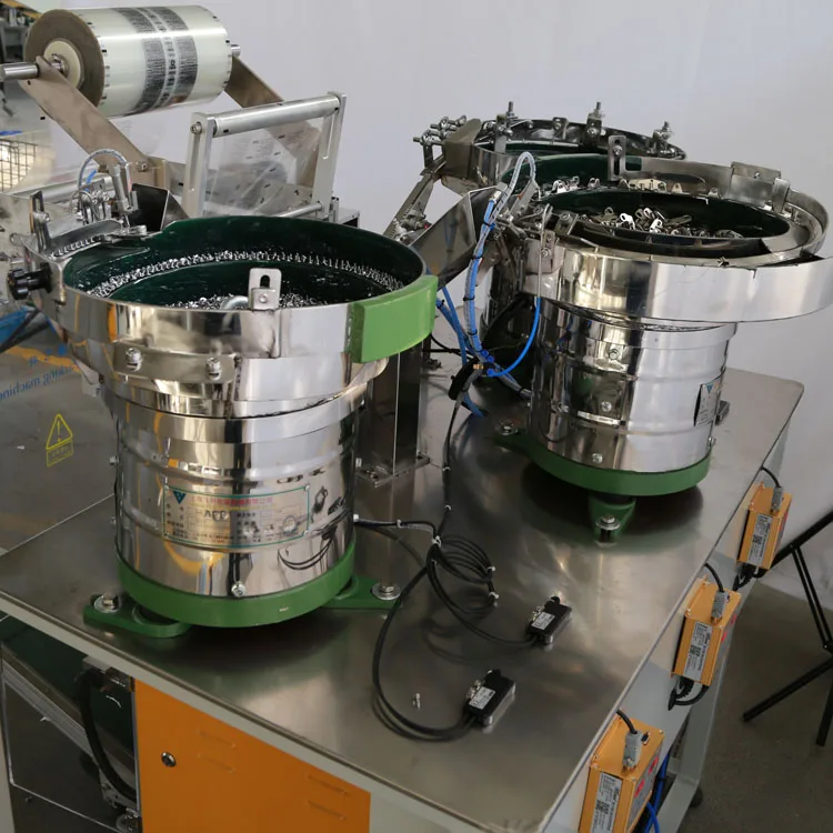 Feiyu Machinery Automatic Button Plastic Spare Parts Counting and Packing Machine with Auto Bagger