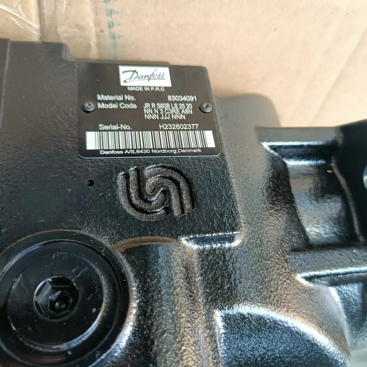 JRRS60BLS2520NNN3C3REA8NNNNJJJNNN гидравлический насос от Danfoss в наличии