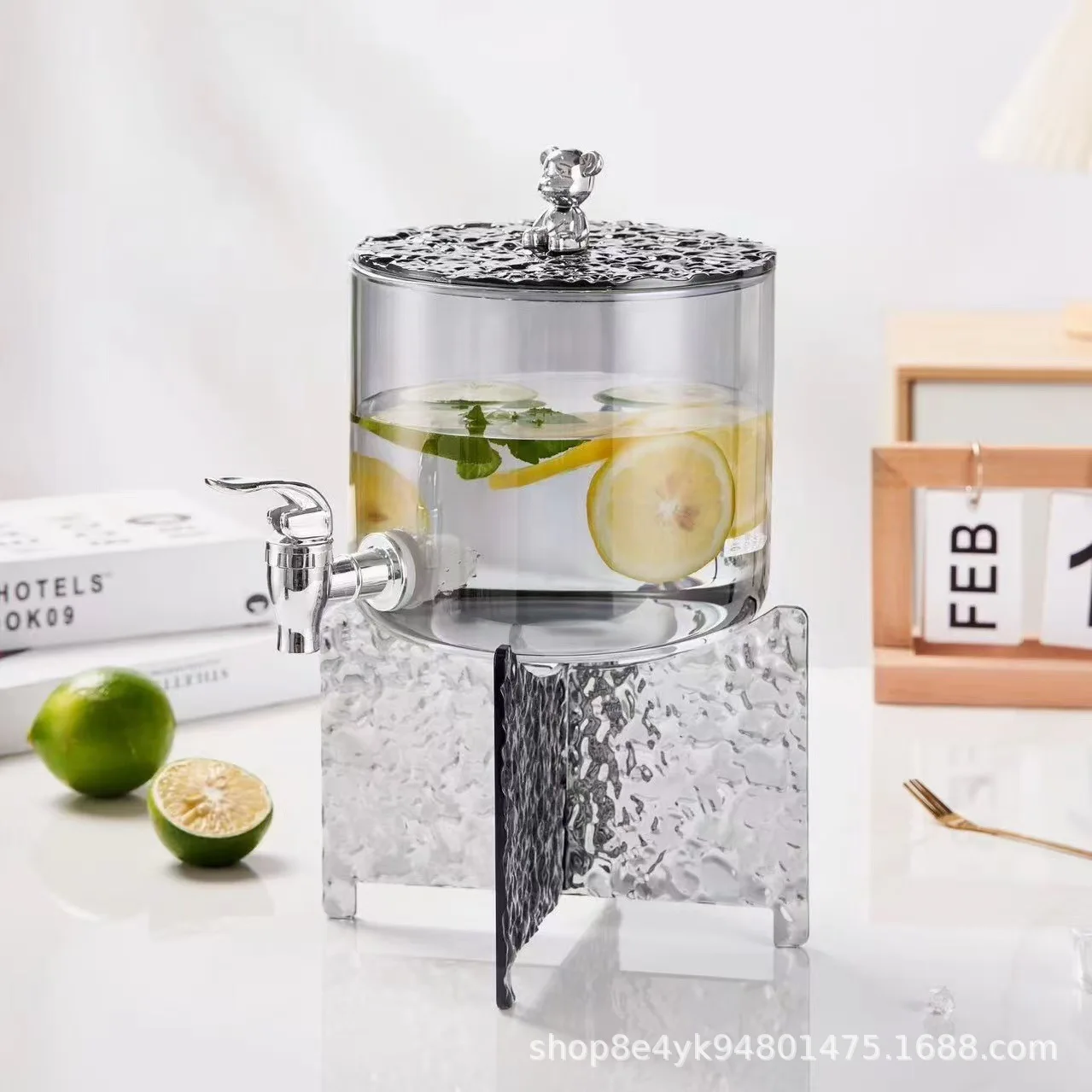 New Borosilicate Glass Drinking Pot Household  Hotel Catering  Eco Friendly Glass Drink Dispenser With Bear Style Lid