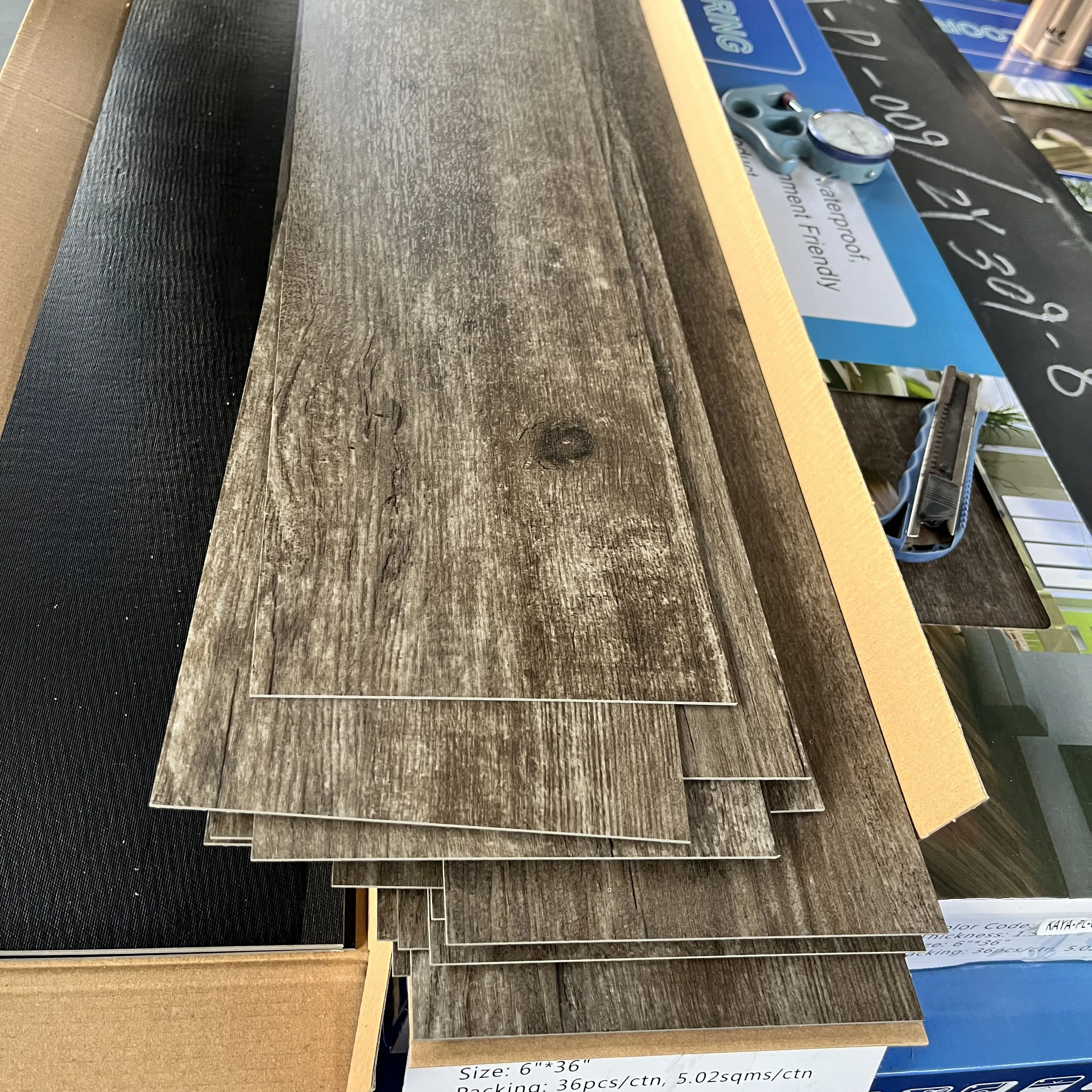 Wear Resistant Dry Back Vinyl Flooring Waterproof Fireproof Lvp Lvt Dry Back Flooring Customize