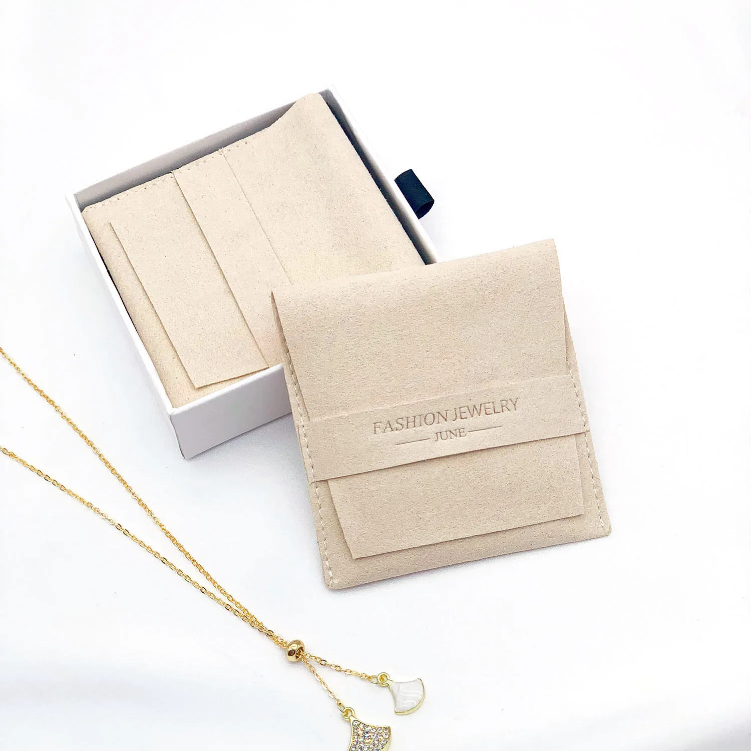 Пользовательские бежевые бархатные замшевые микрофибры лоскут ювелирные пакеты для монет, ожерелья, браслета. Серьги, ювелирный мешочек с логотипом