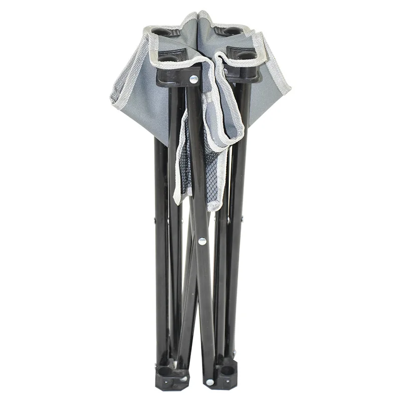 can customize and wholesale modern Oxford leisure folding beach chairs, portable camping chairs