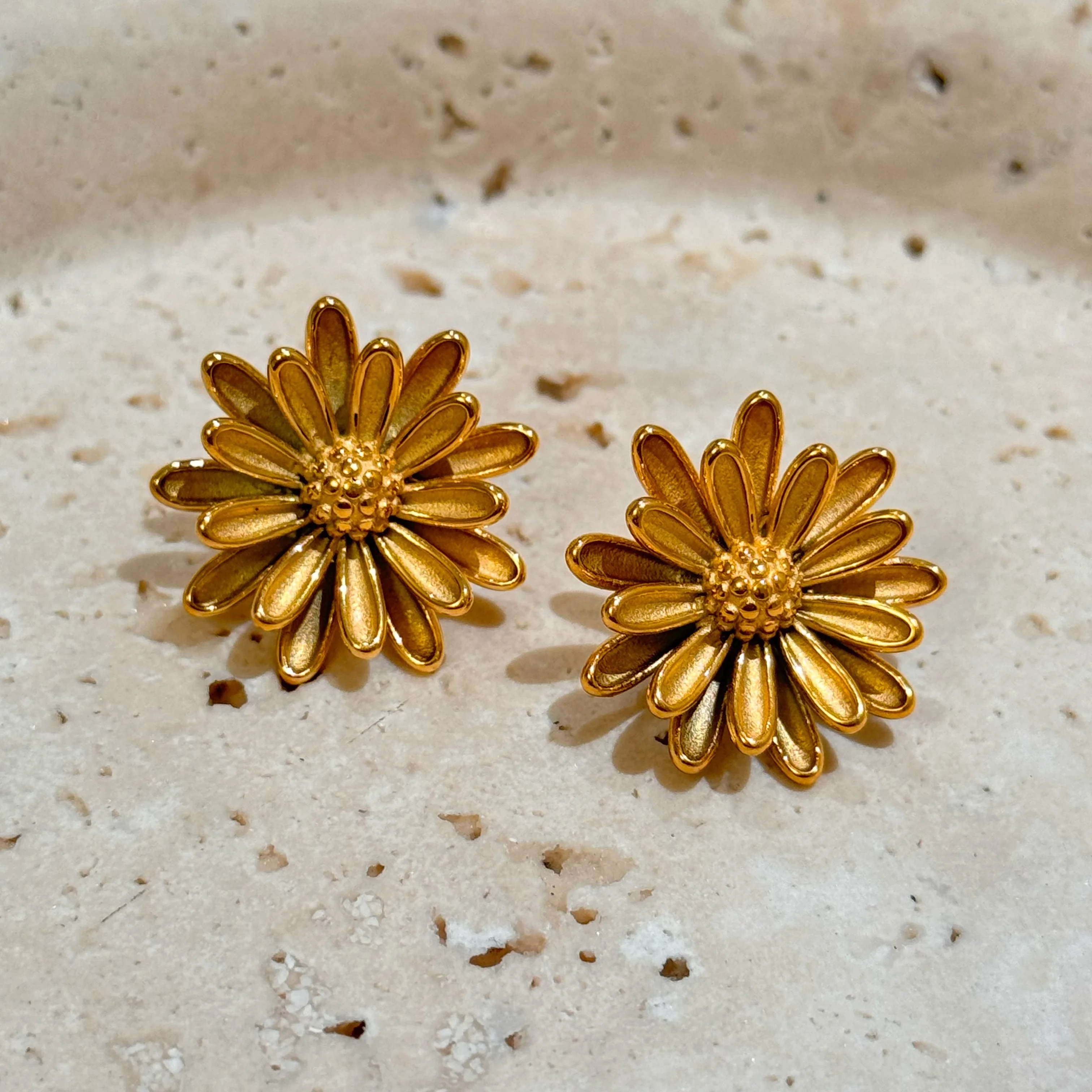 2024 Dazan Winter 18k Gold Plated Unique Hypoallergenic Stainless Steel Fashionable Vintage Gypsy Daisy Flower Earrings Women