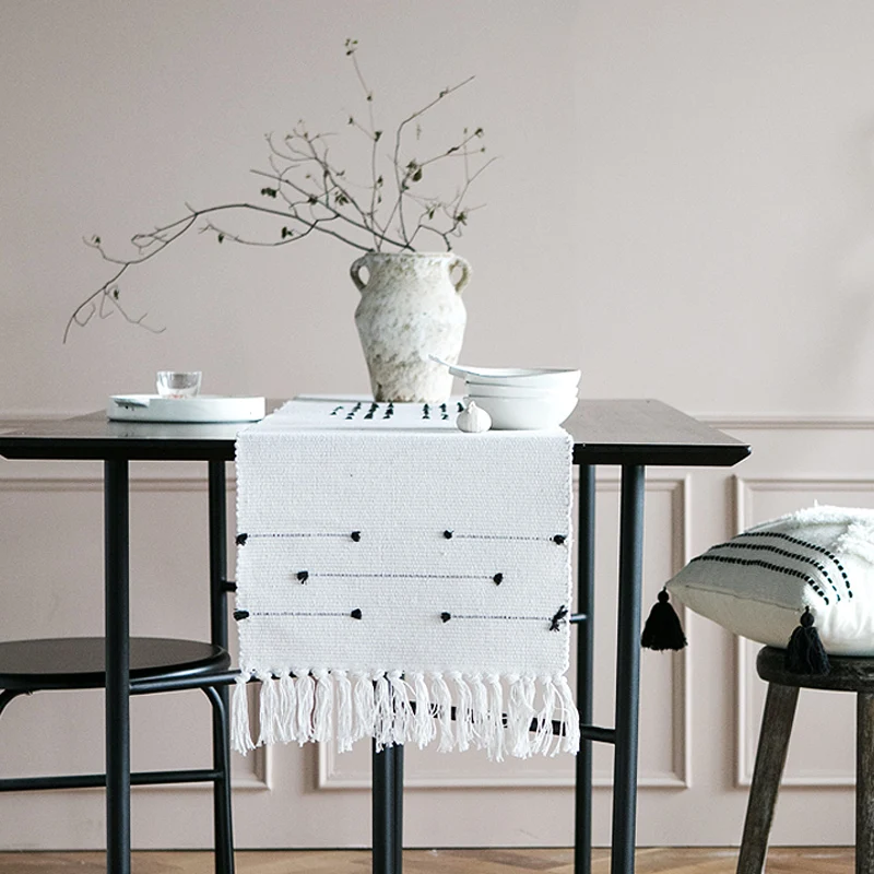 
Nordic style Moroccan black-and-white fringed tablecloth factory cheap customizable black-and-white series table runner 