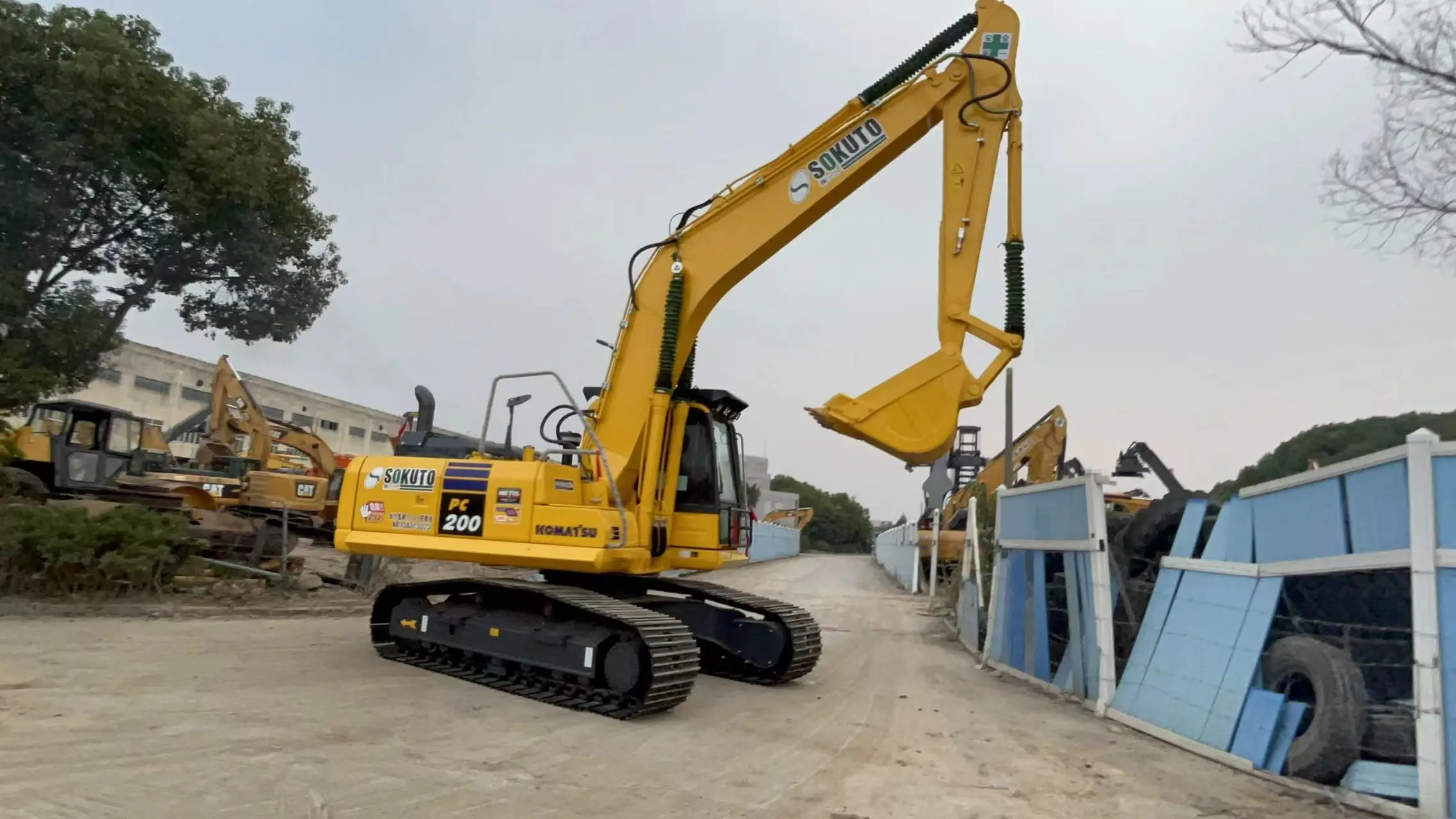 Japan Original used pc200-8 excavators  komatsu pc200 hydraulic crawler excavator 20ton second hand digger cheap price for sale
