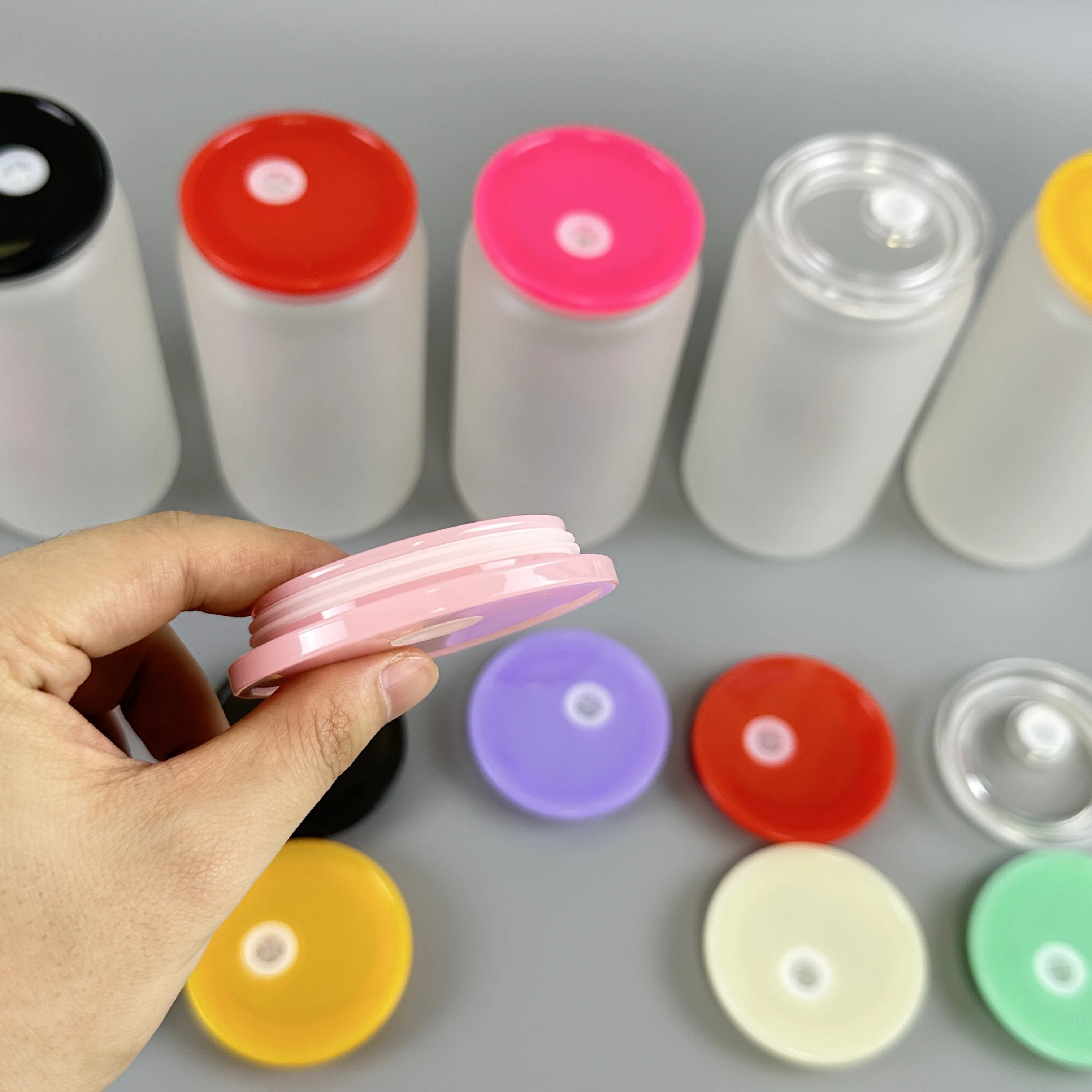 BPA free plastic pp lids for 16oz glass can red black pink clear Multicolor Leak-proof plastic acrylic cover lids for soda can
