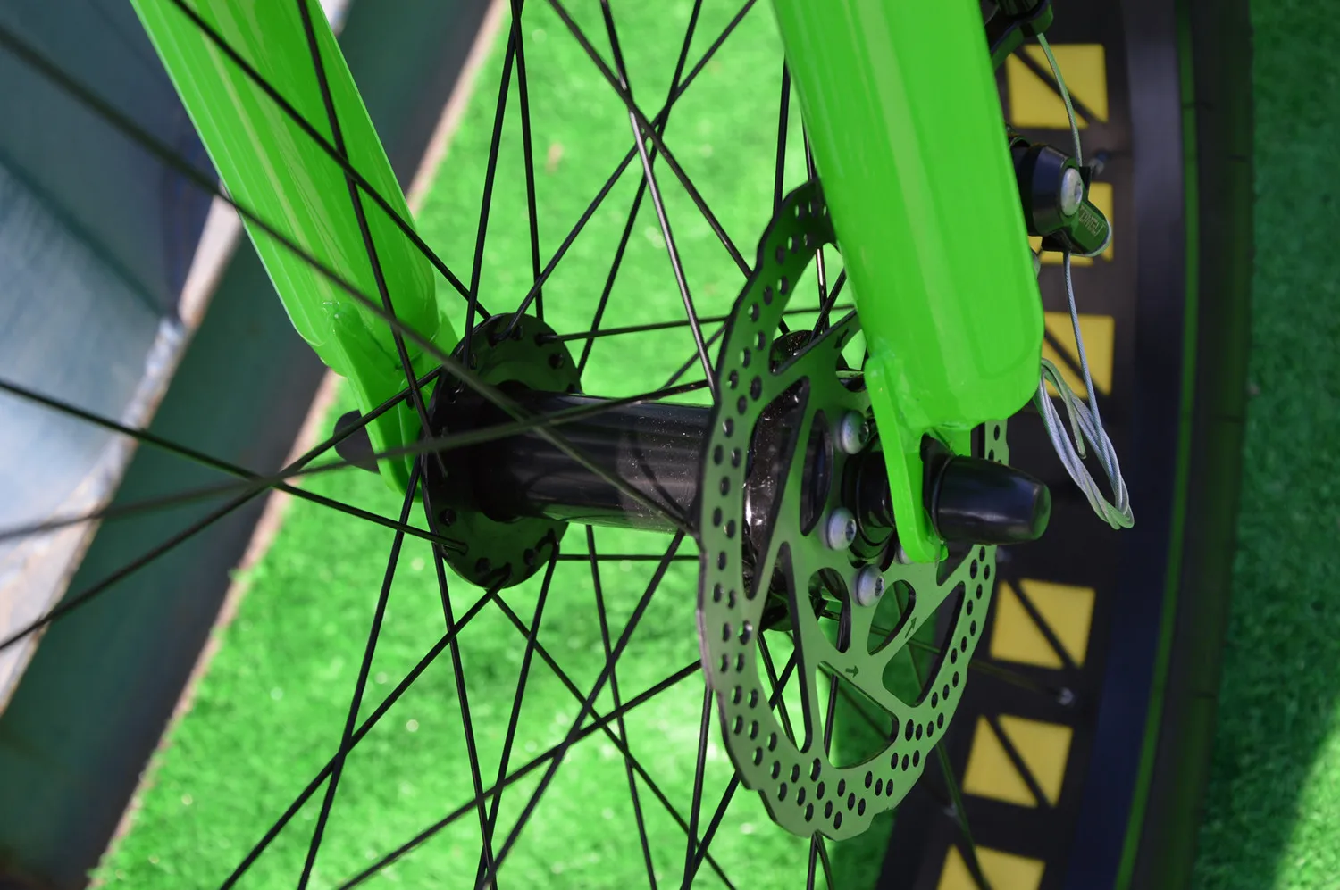 green color suspension frame steel fat bicycle with wide tire snow bike with alloy rims