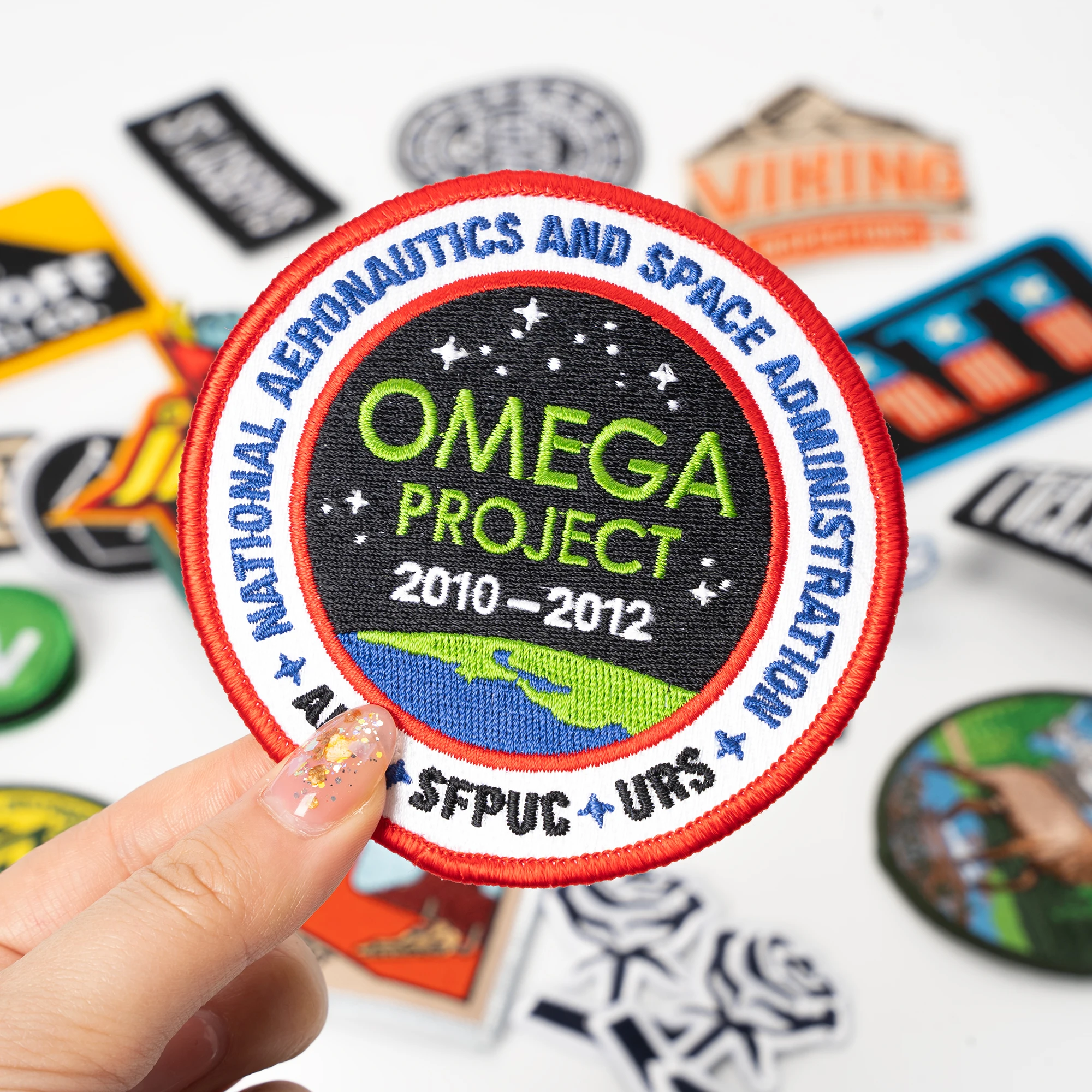 Wholesale Custom Logo 3d Clothing Embroidery Badge High Quality Woven Embroidered Patch For Sale