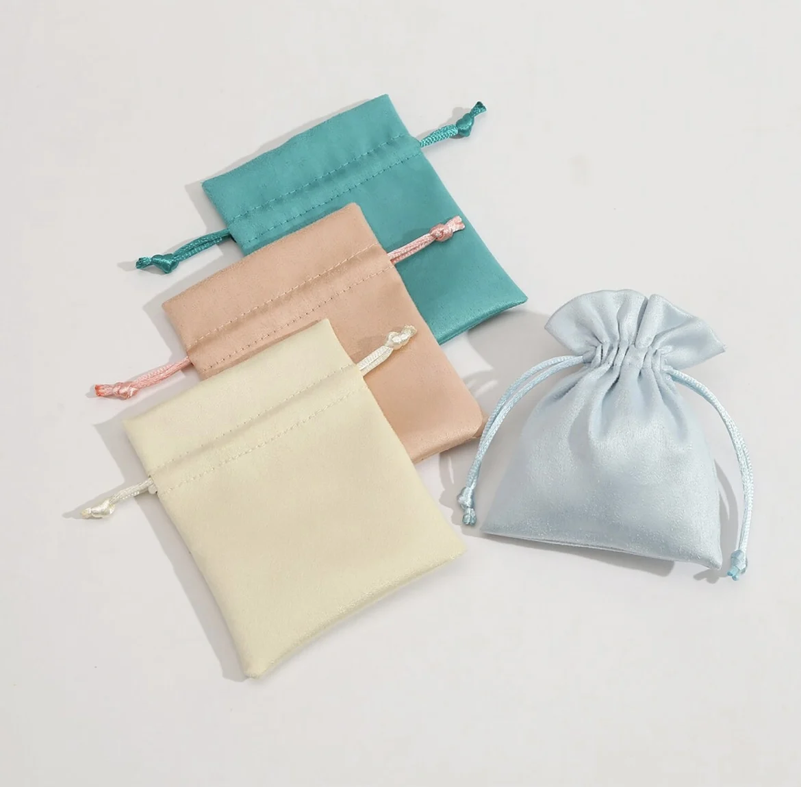 Custom Velvet Jewelry Pouch With Logo Earring Drawstring Velvet Jewelry Pouch Bag Small