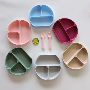 Factory Direct customizable non toxic strong suction plate and bib fork spoon cup baby silicone feeding set