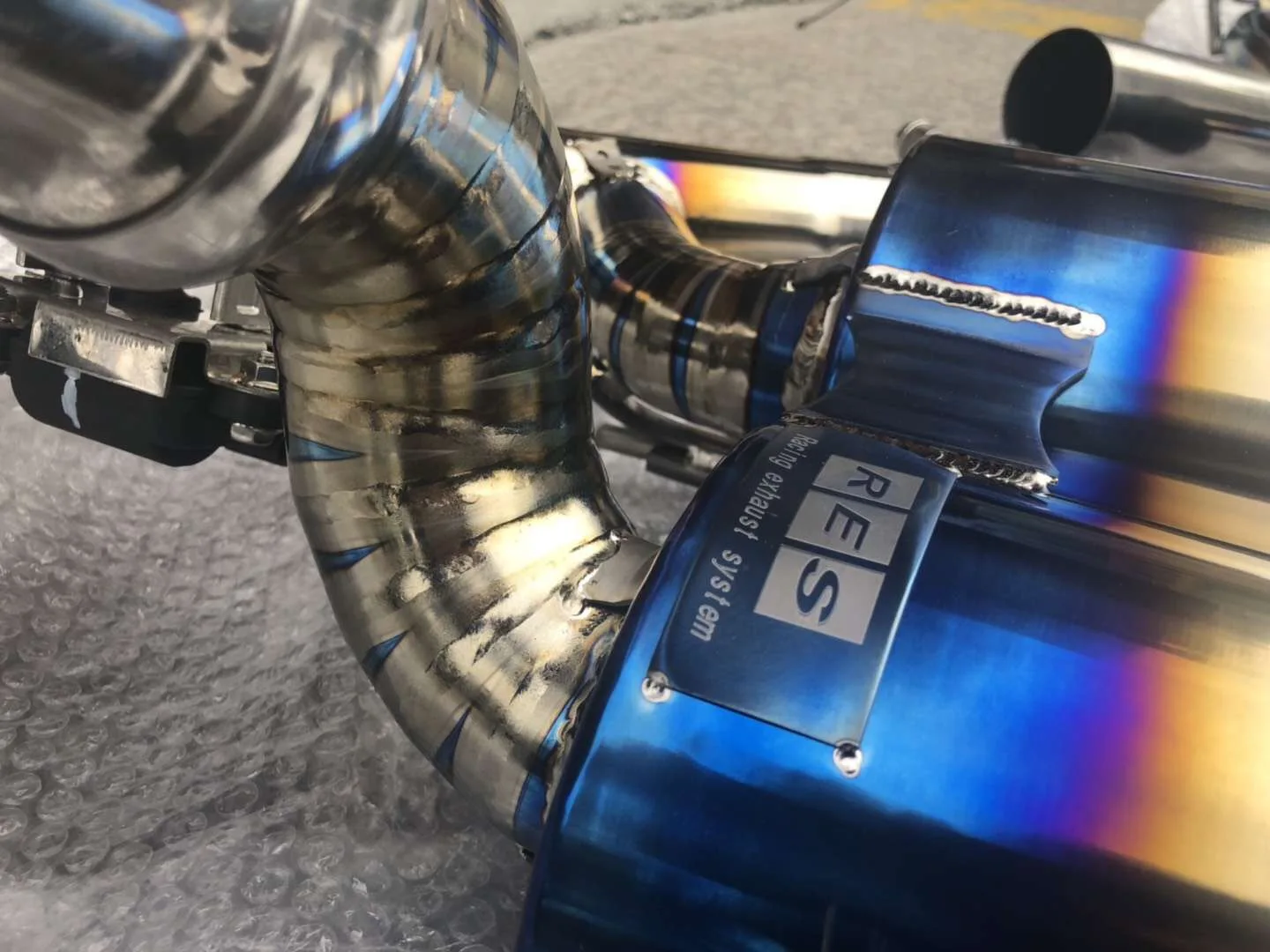 Производительность AOOAS, титановые выхлопные клапаны средней трубы, система глушителя для автомобиля M2 для соревнований