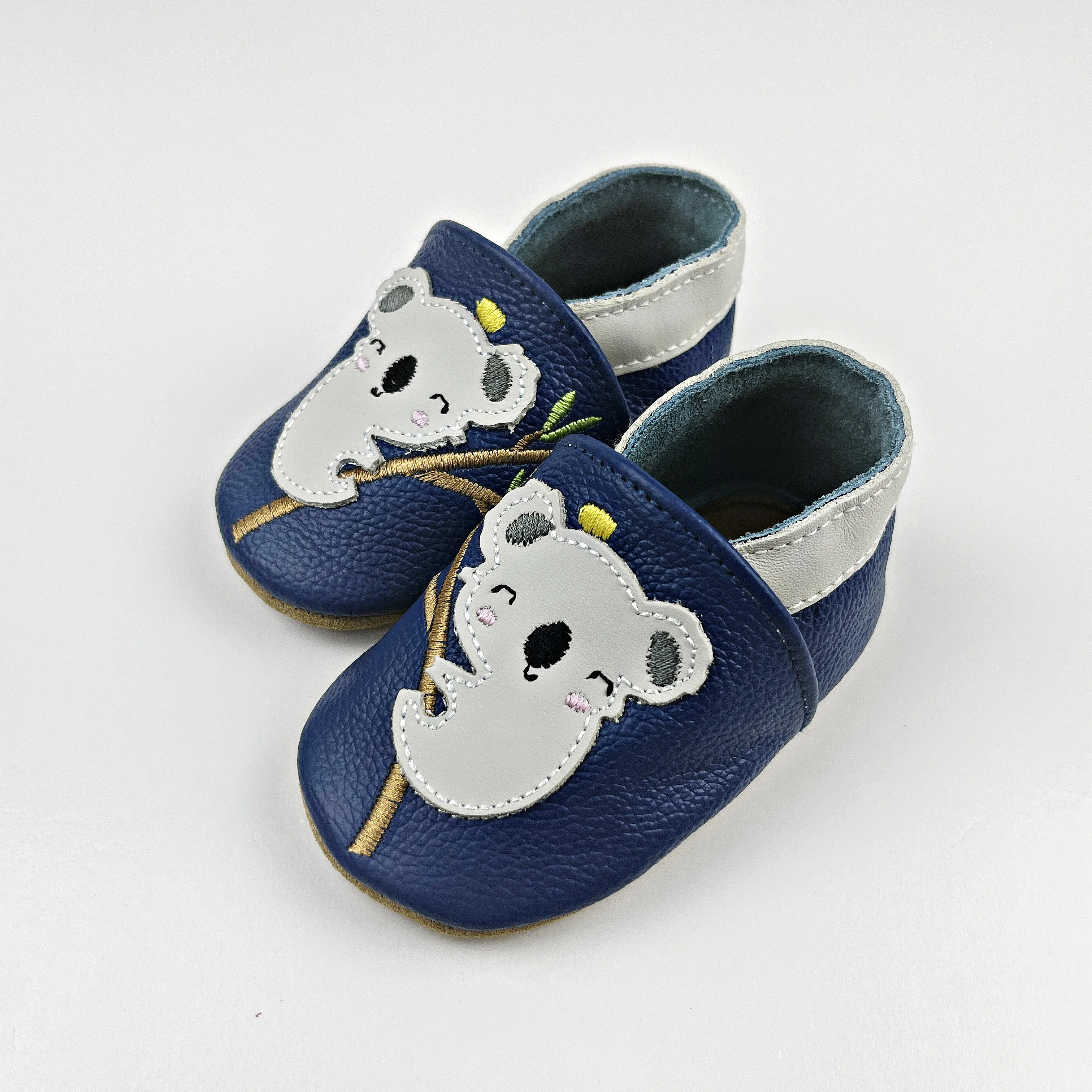 Bede Our factory wholesale cute koala shape baby learning walking shoes indoor baby shoes baby leather shoes