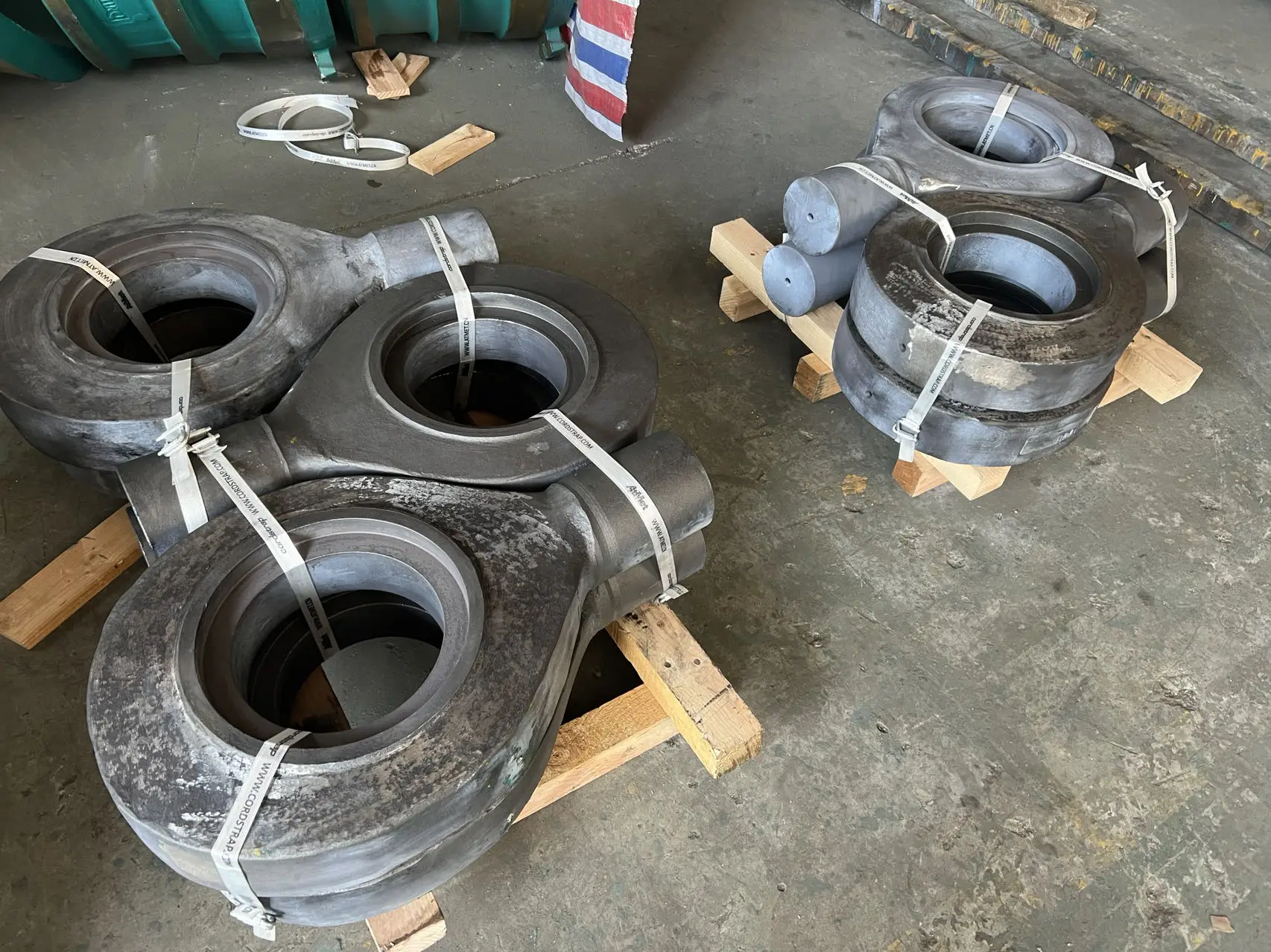 Factory direct sales wear resistant alloy steel Rod Head for Vertical mill