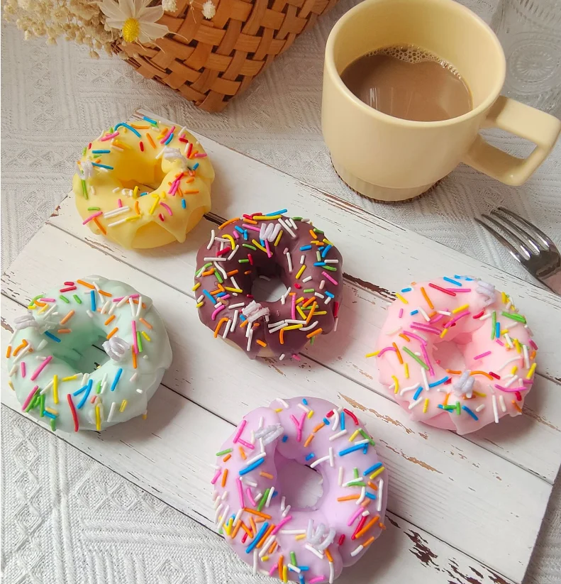 Popular Candles Home Fragrance  Donut Shaped Scented Candle 100% Soy Wax Food Dessert Cake Candles In Wholesale