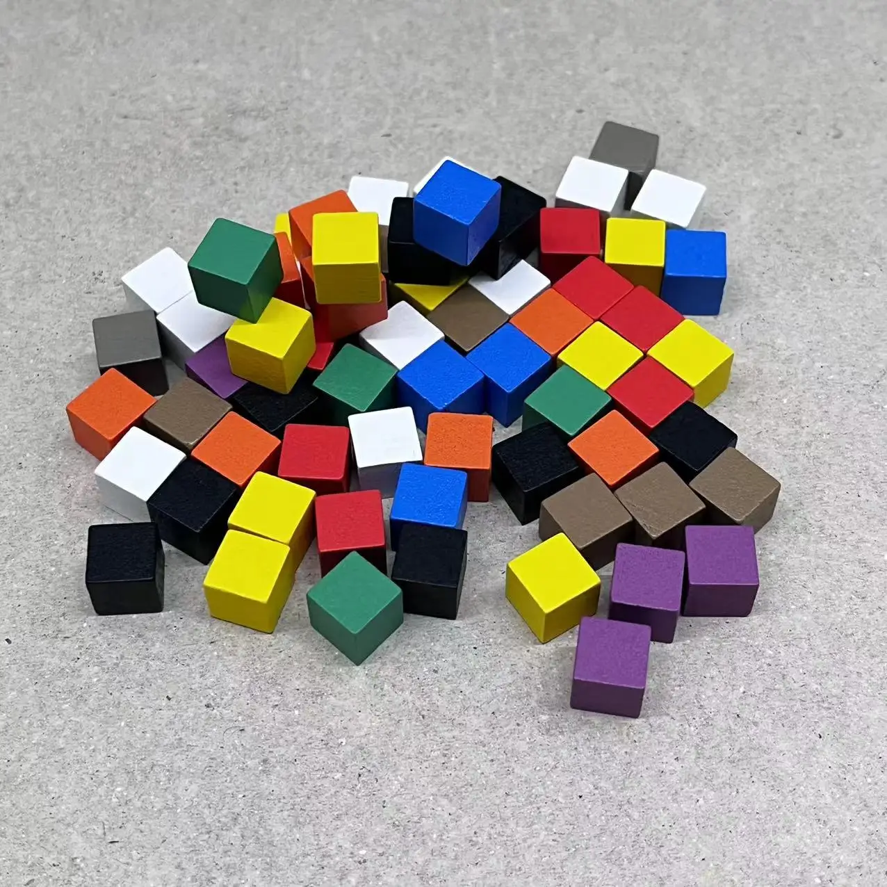 Custom Wooden Meeples for game wholesale gold/silver color for wooden tokens