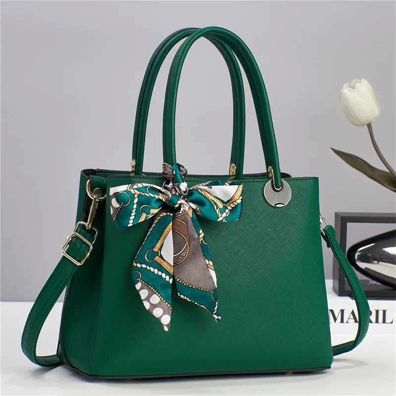 Simplicity and Elegance 2024 New Large Capacity Handbag