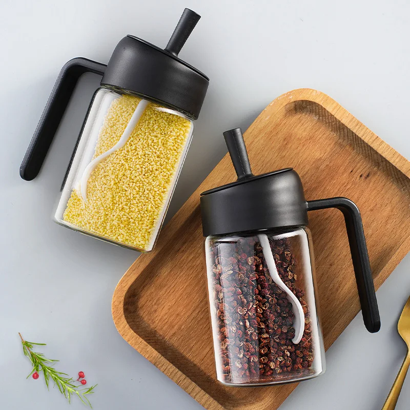 Wholesale kitchen lead-free clear glass spice bottles with ladle storage jars