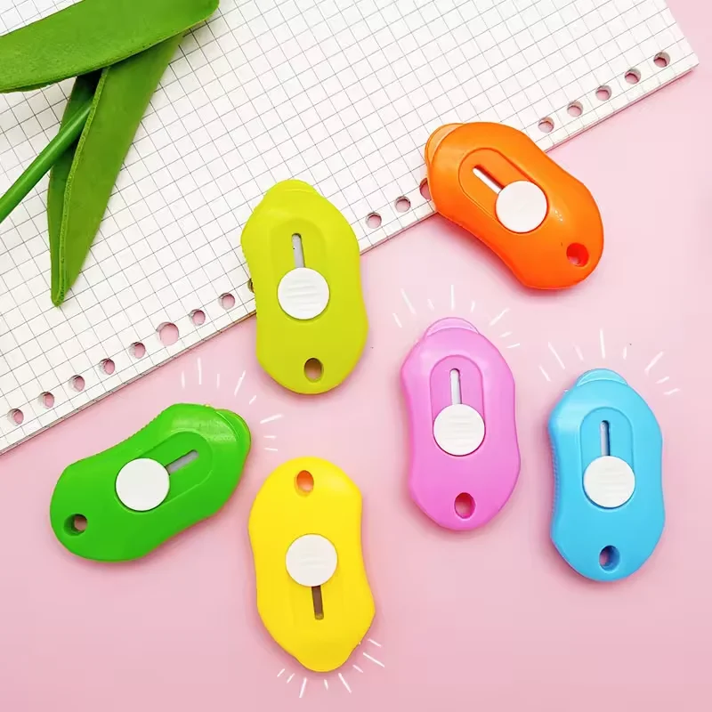 2025 Factory wholesale mini plastic utility knife small open express cute office knife students handmade paper cutting knife
