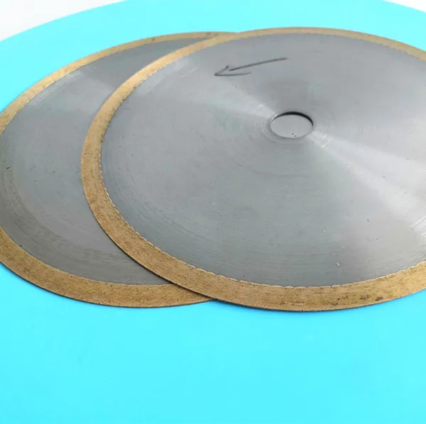 Sintered diamond saw blade for cobalt sintered stone