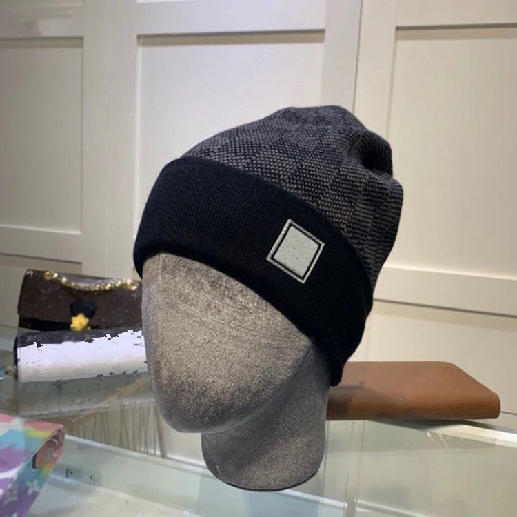 New Arrival Designer Letter Printed Checkerboard Winter Cap Soft Warm Knitted Beanie Hats