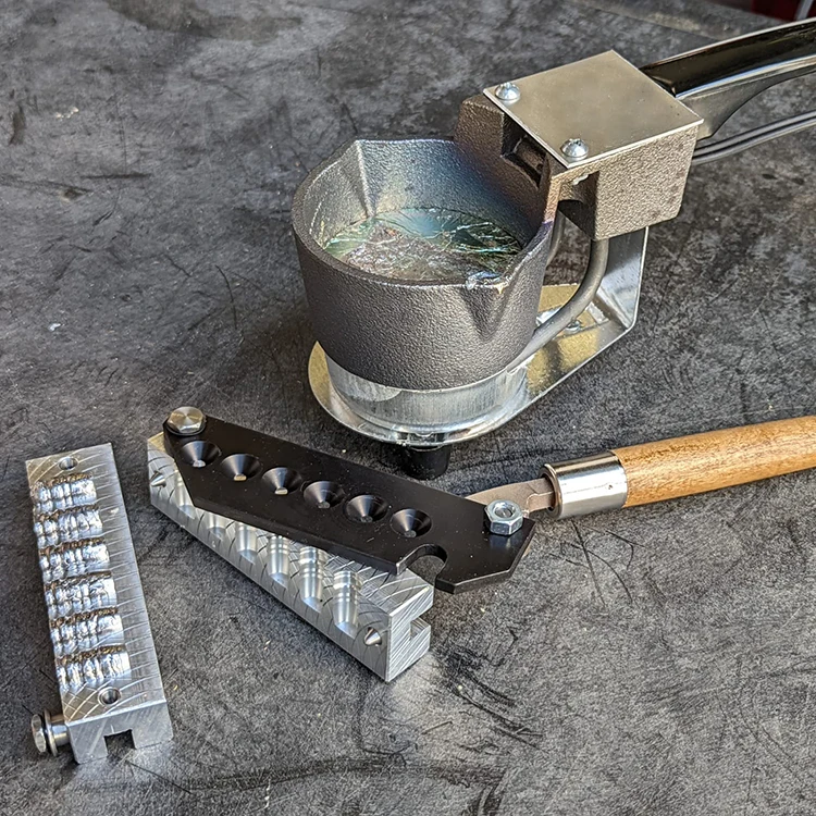 4 Pound Capacity Electric Melting Pot for Lead Smelting Furnace Kit Melts Lead Ingots Quickly