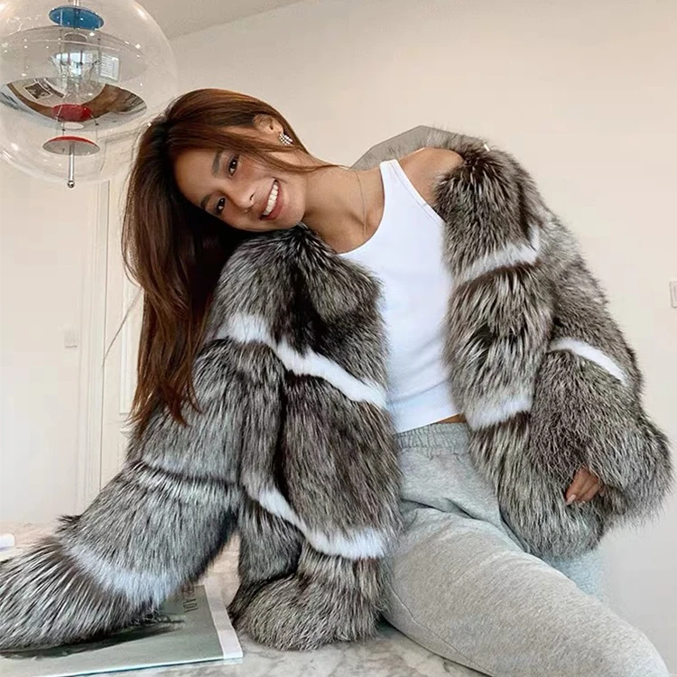 Wholesale plus size Soft and comfortable One piece Leather women real white fox fur Stitching striped coats