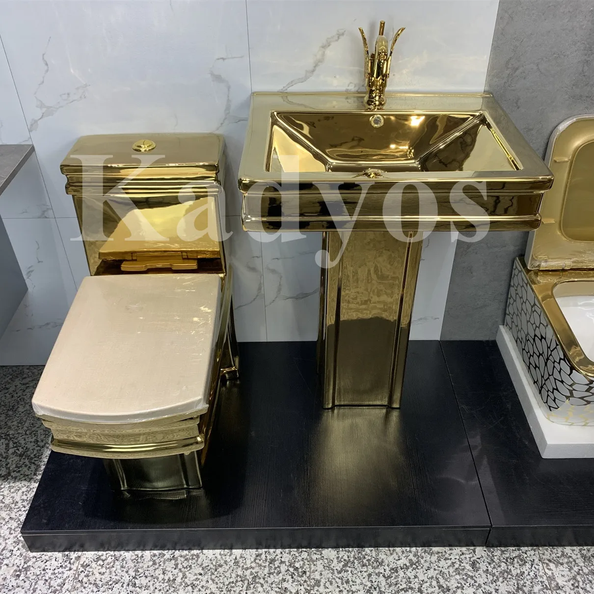 KD-10GPB Set Fashionable Golden Sanitary Ware Ceramic Floor Mounted Toilet Prices Gold Color Plated Bathroom Suite with Basin