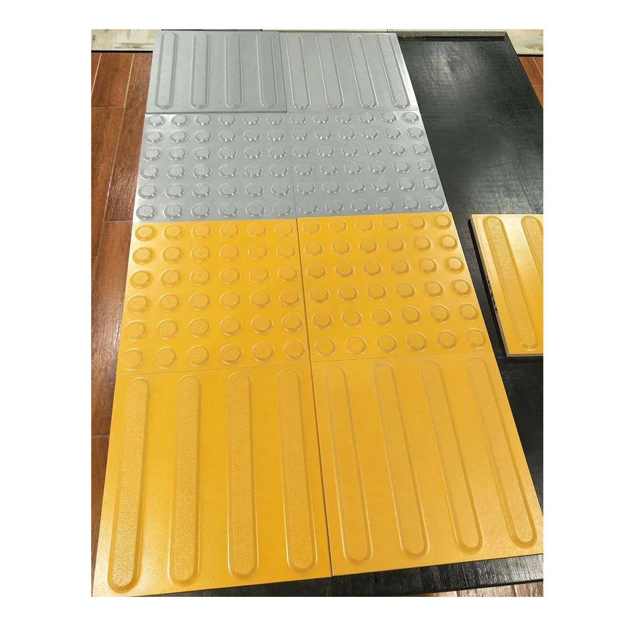 Top quality anti-slip floor tile paving tile blind track ceramic tile for metro