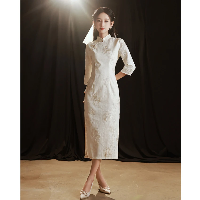 2024 new lace cheongsam for young girls with high-end temperament modest lace wedding dress lace