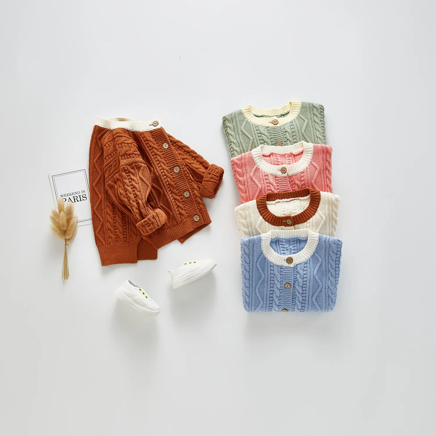 fashion knitted wholesale cardigan for baby girl with different color rim