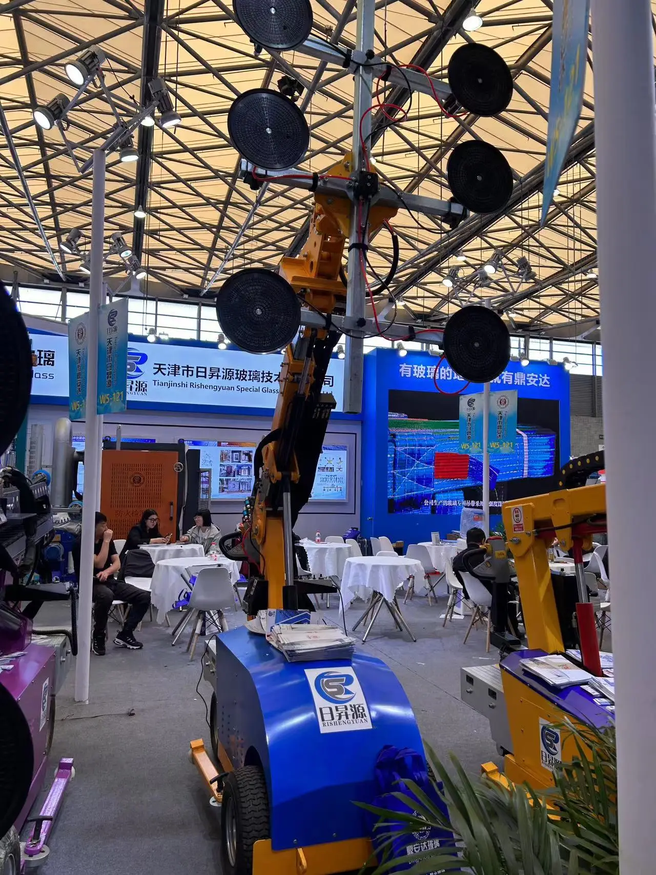 Hot Sale Electric glass lifter sucker truck, automatic glazing robot, large size glass install and move equipment