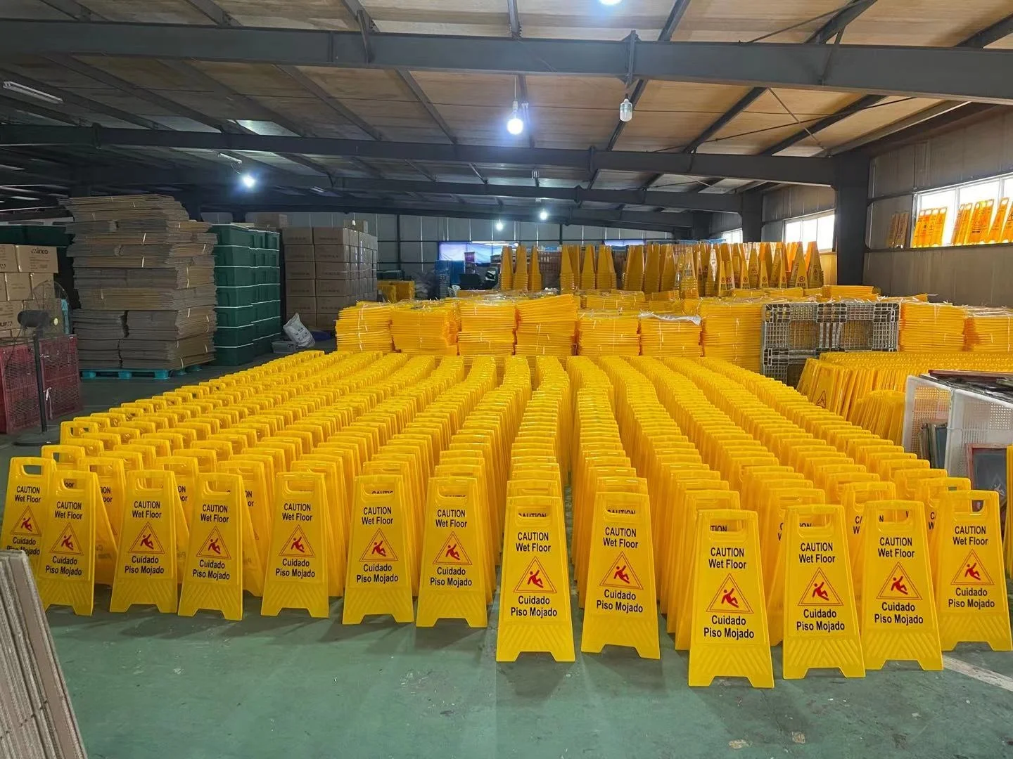 2023 Yellow wet floor caution plastic warning safety wet floor sign board for sale in public