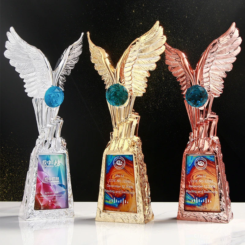Noble Resin Gold Sliver, Bronze Business Gift Animal Eagle Wing Custom Bespoke Logo Home Office Decoration Craft Trophy Award/