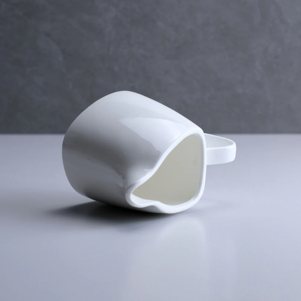 2024 Hotel Supplier Wholesale Glossy White  Table Latte Art Pots OEM LOGO  Vajilla Italian Ceramic Milk Pitcher Ceramic Milk Jug