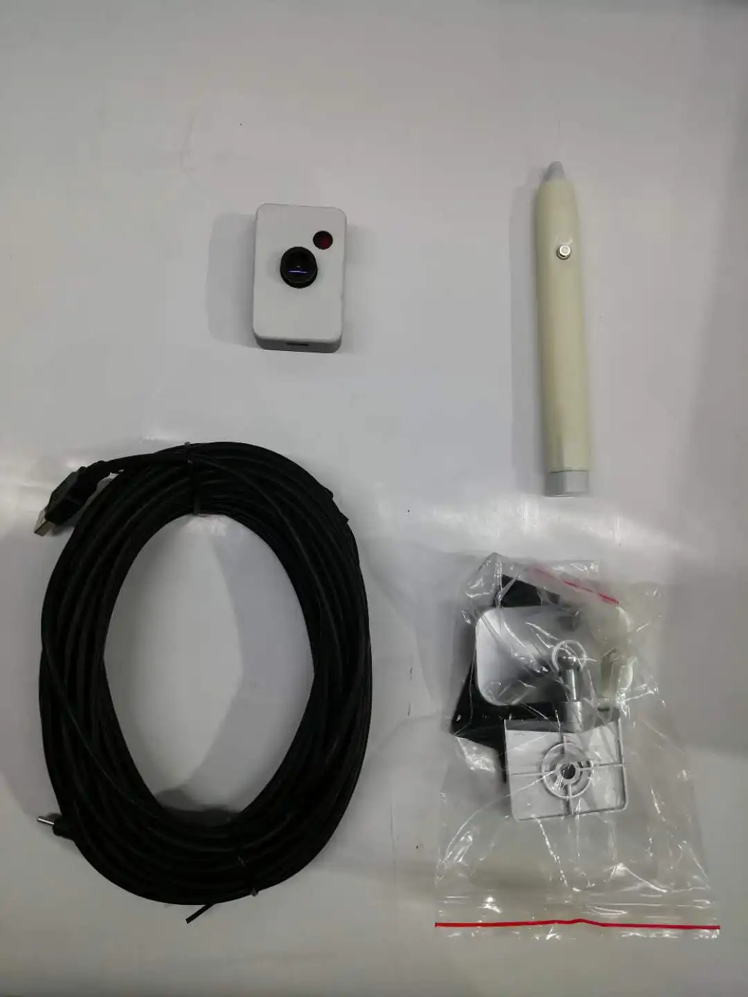 Портативная сенсорная ручка для интерактивного сенсорного экрана на обычной белой или плоской поверхности