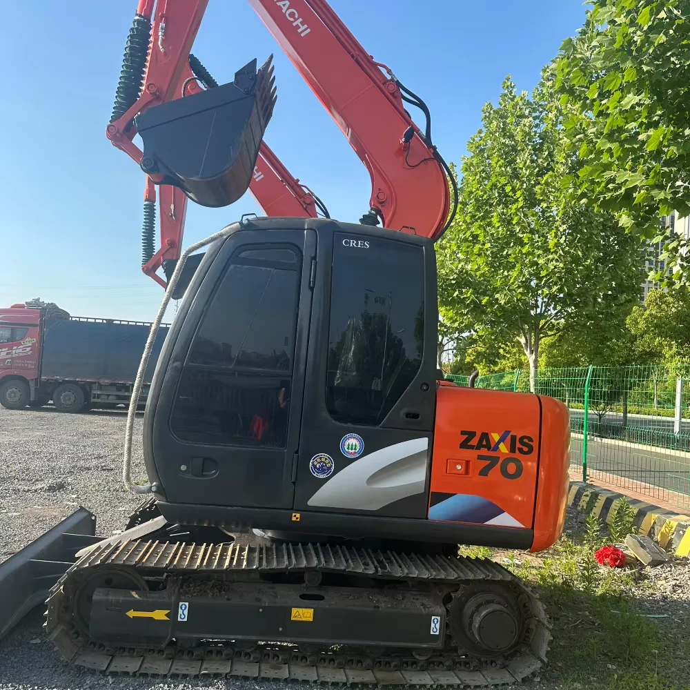 Famous brand Japan HITACHI ZX70 zaxis 70 7tons 60 6tons 50 5 tons Crawler digger good condition in stock fast shipping