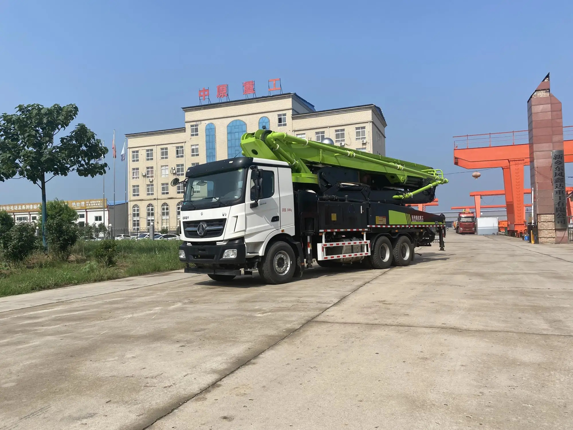 China Brand 58m concrete boom pump truck concrete truck boom pump truck mounted concrete pump for sale