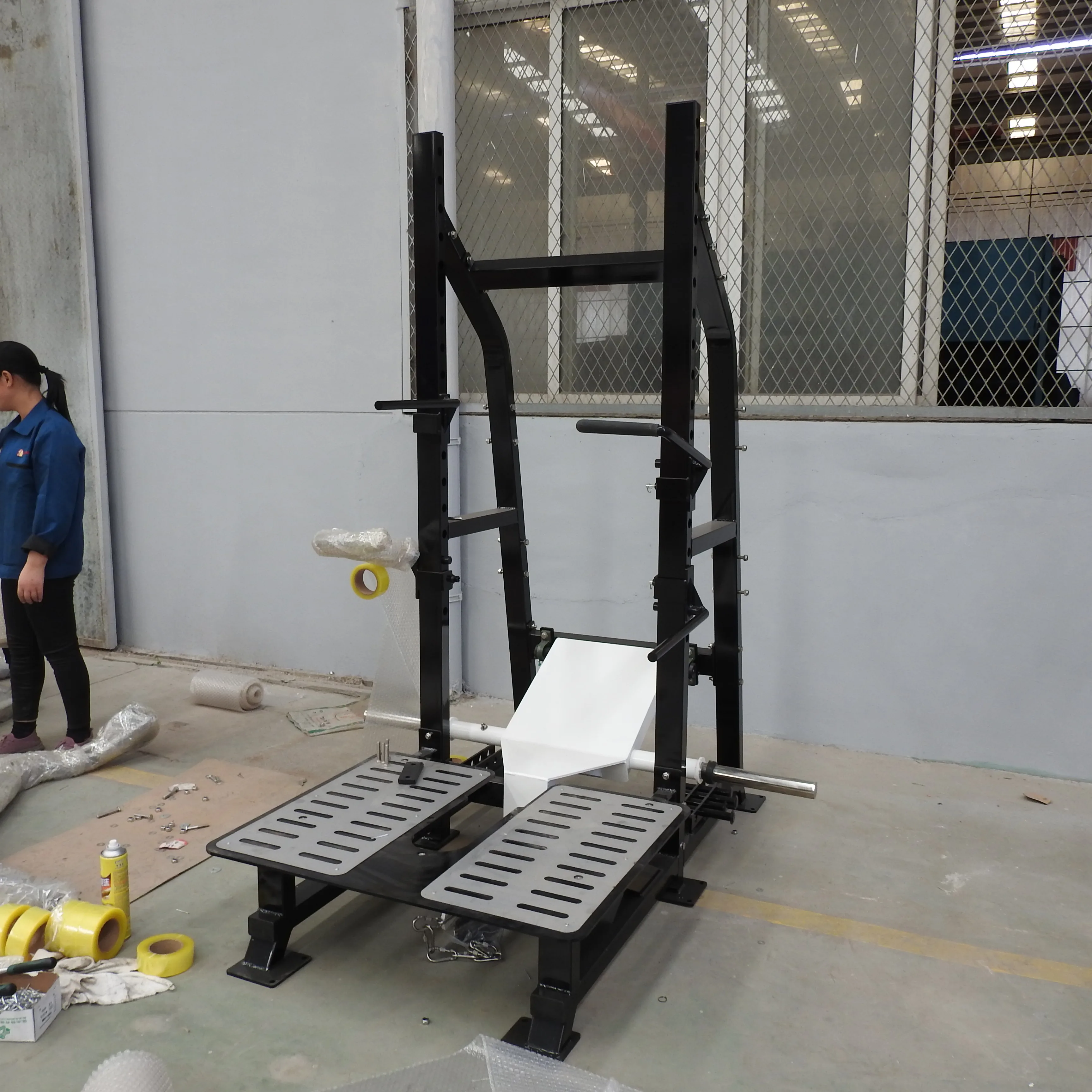 Fitness Equipment Plate Loaded Hip Belt Squat Machine Pit Shark Short Frame Belt Squat Body Weight Machine