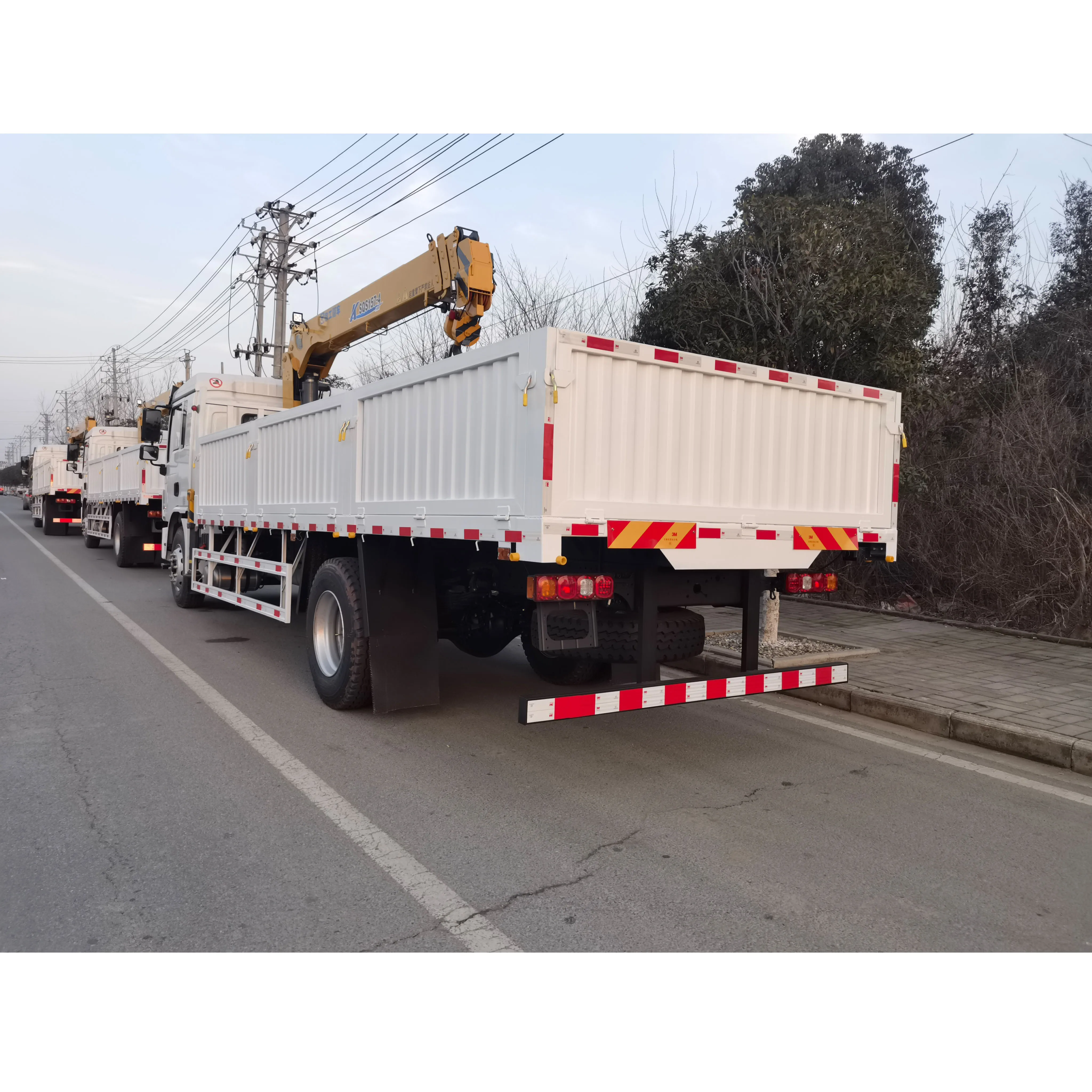 Shacman 6.3 ton crane truck telescopic boom arm truck mounted crane hot sale